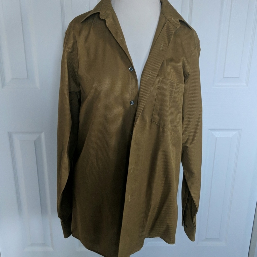 Van Heusen Men's long sleeve button up shirt